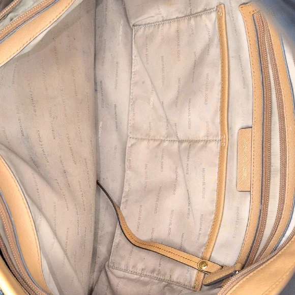 Michael Kors Textured Leather Beige Tote Shoulder Bag Great For Laptop, iPad Etc - Picture 8 of 11